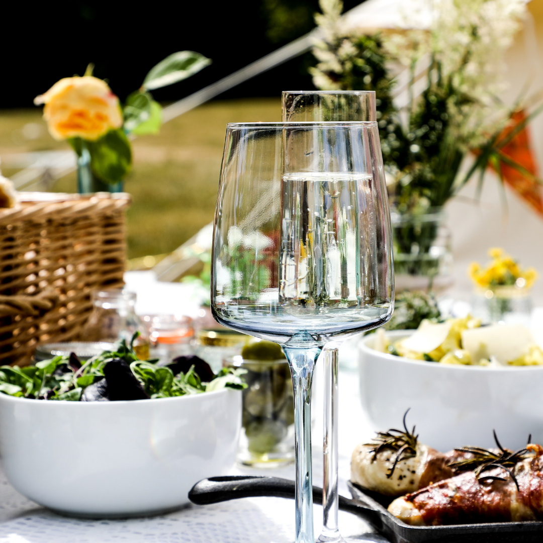 Al Fresco Dining in your garden...