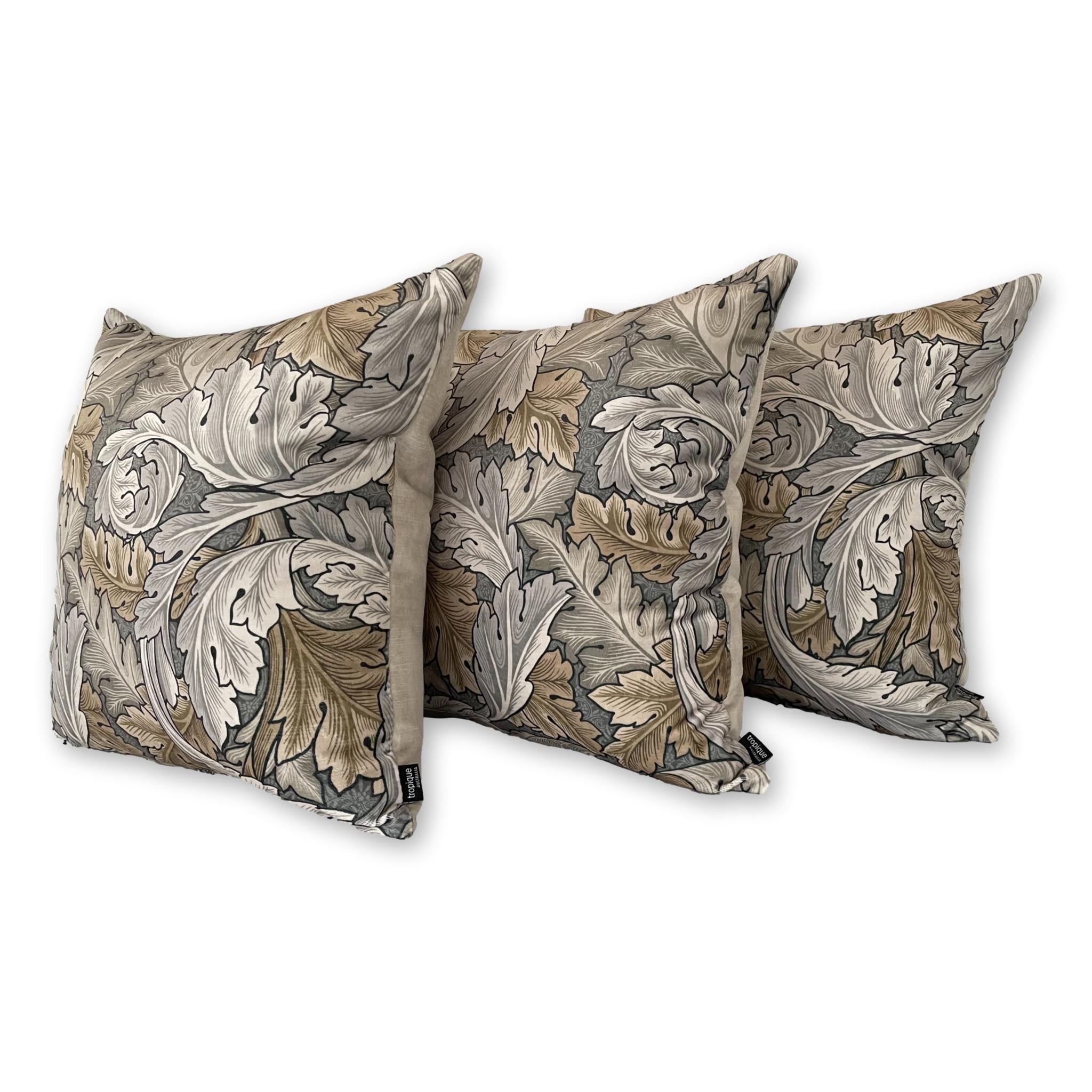 Acanthus Velvet in Chalk