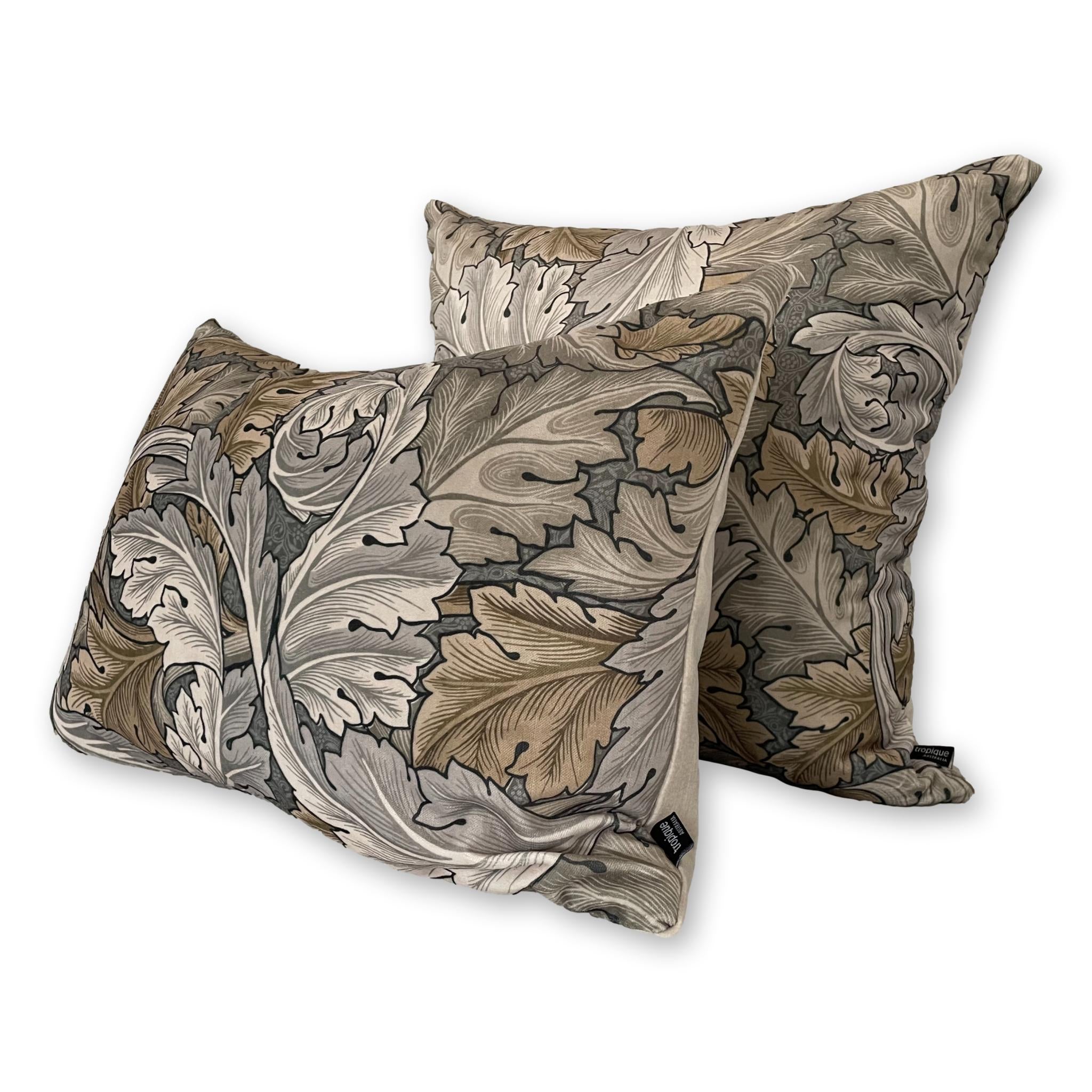 Acanthus Velvet in Chalk