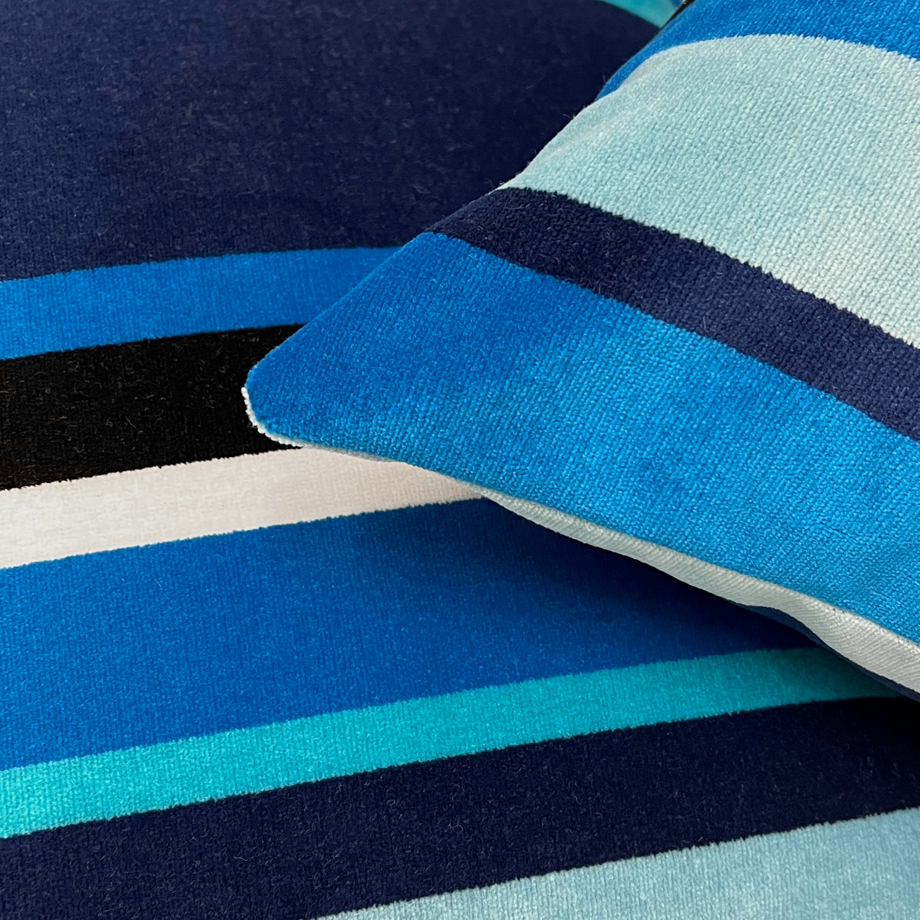 Lounger - South Beach Stripe Outdoor Velvet Sapphire
