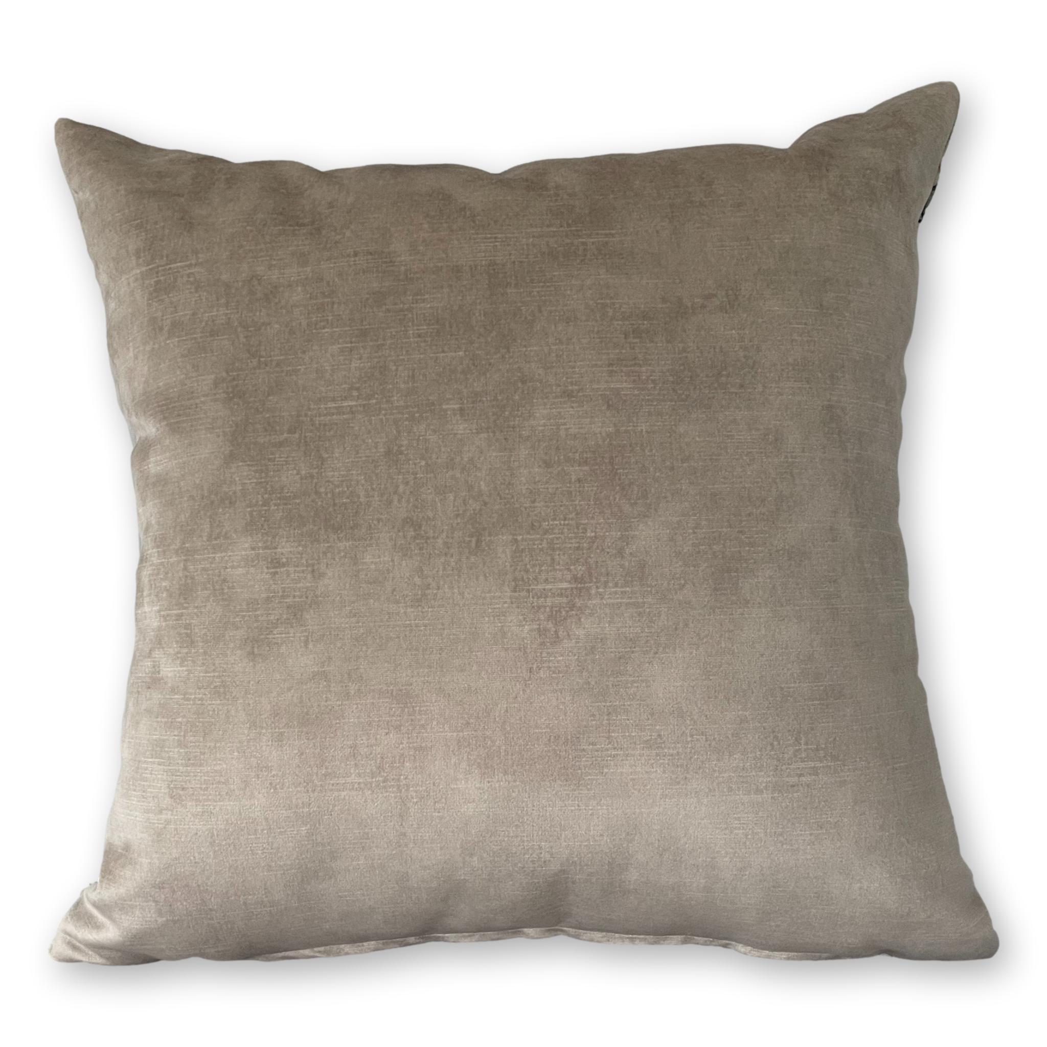 Acanthus Velvet in Chalk