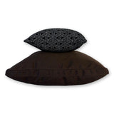 Stippled Triangle in Classic Black
