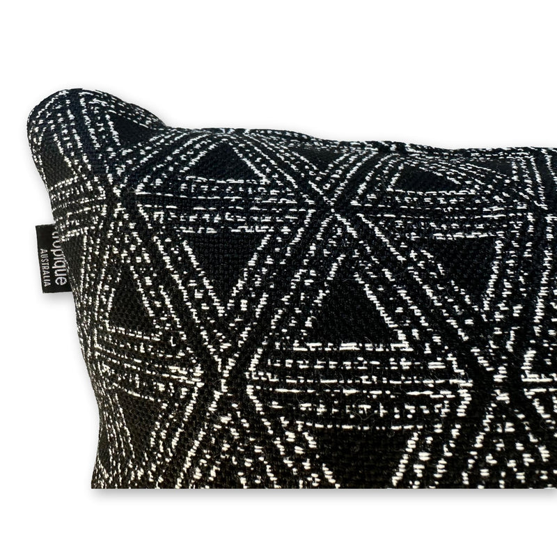 Stippled Triangle in Classic Black