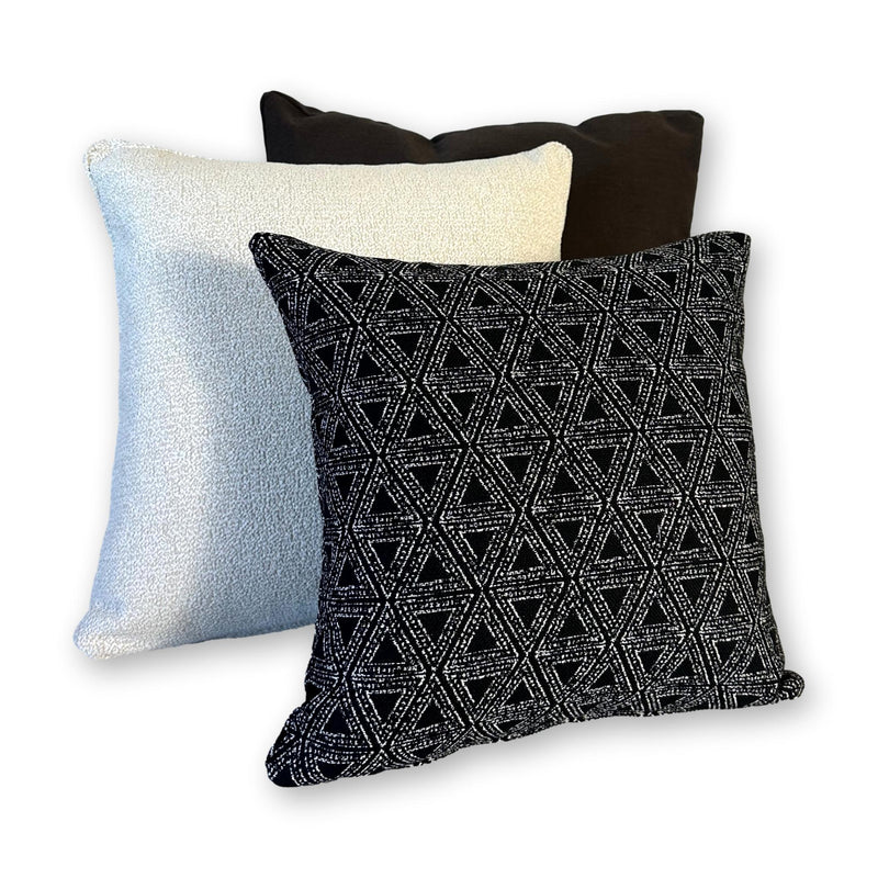 Stippled Triangle in Classic Black