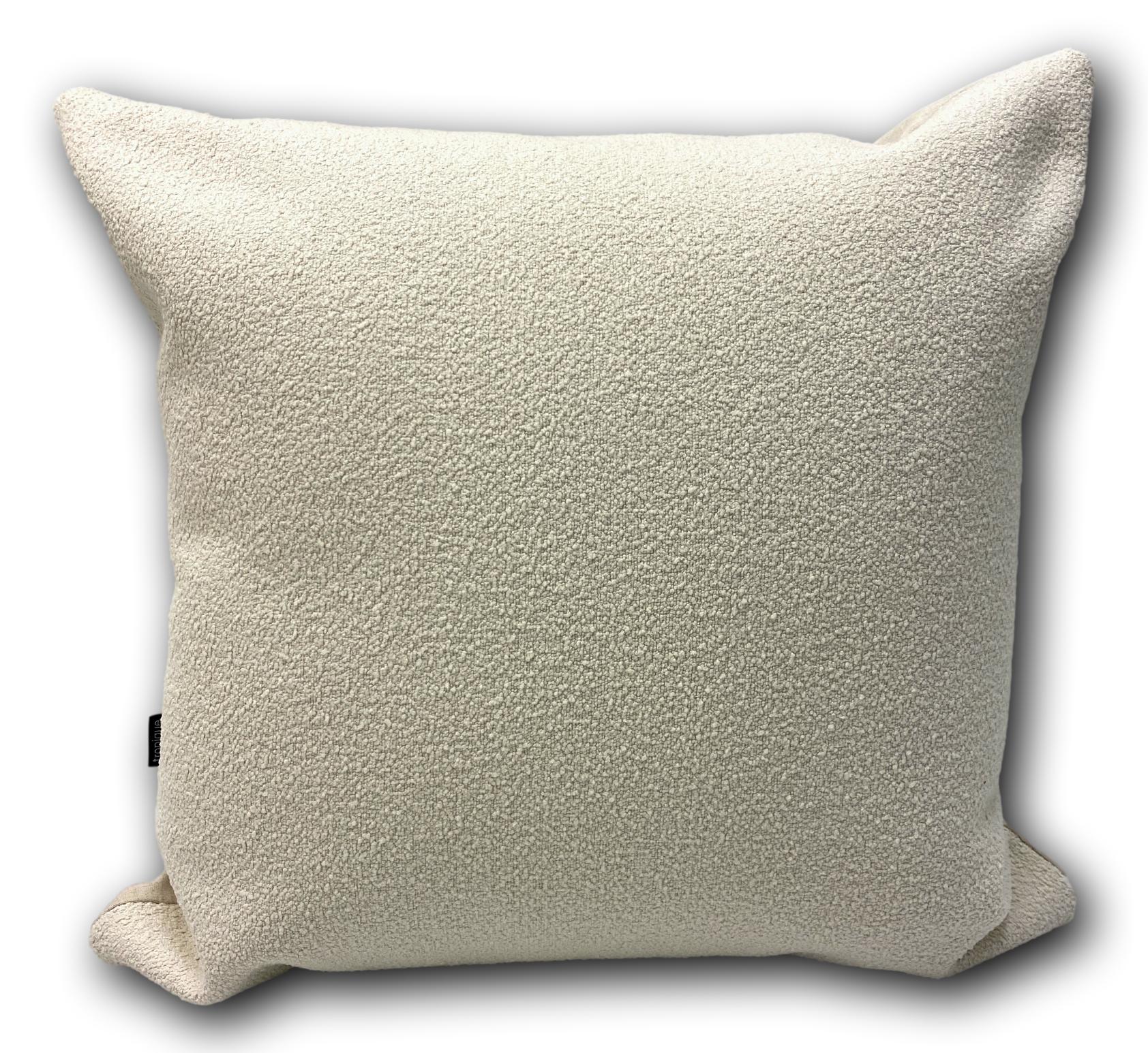 Boucle in White