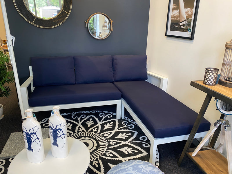 Shelta Honolulu White with Sunbrella Linen Pure + Original set of navy covers - Tropique Cushions