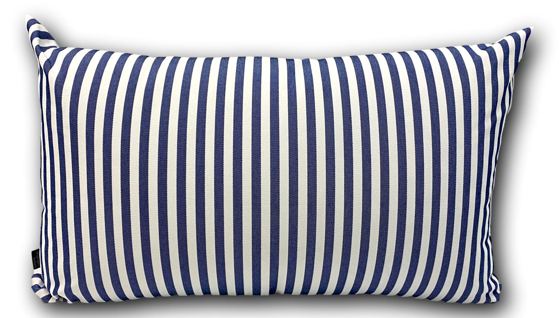 Sunlounger Cove in Marine