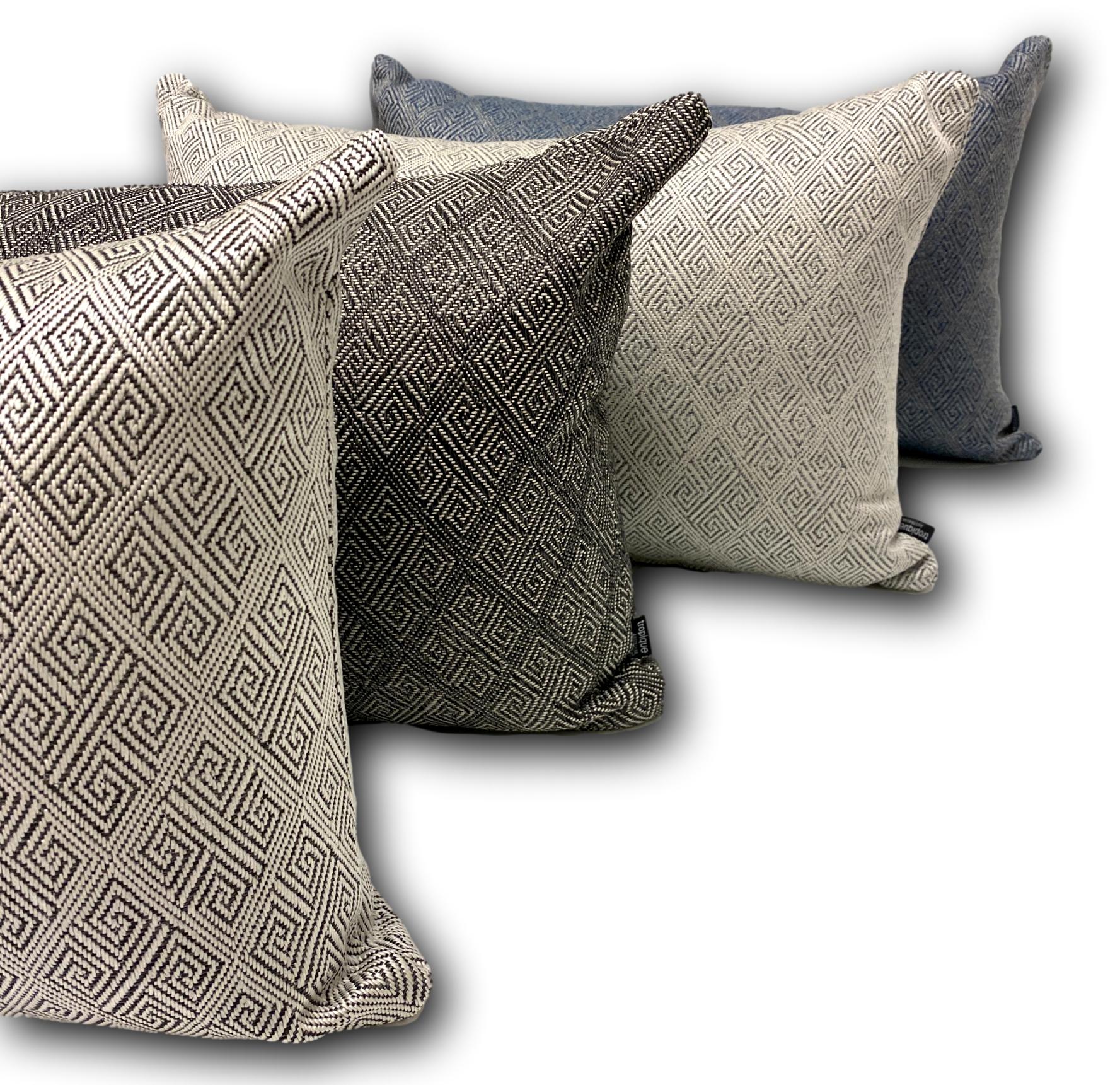 Sunlounger Riding in Dice