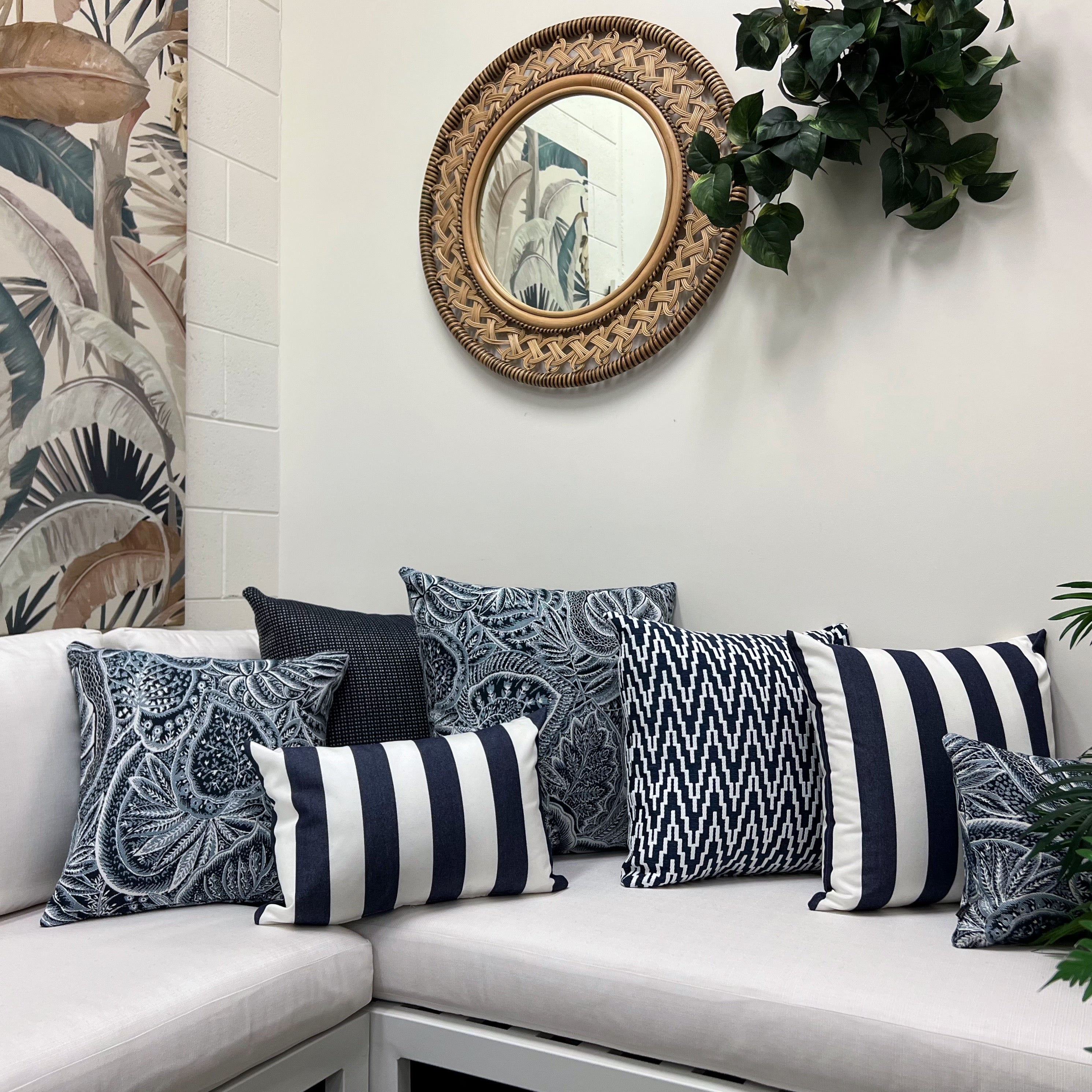 Sunbrella Yacht Stripe in Navy