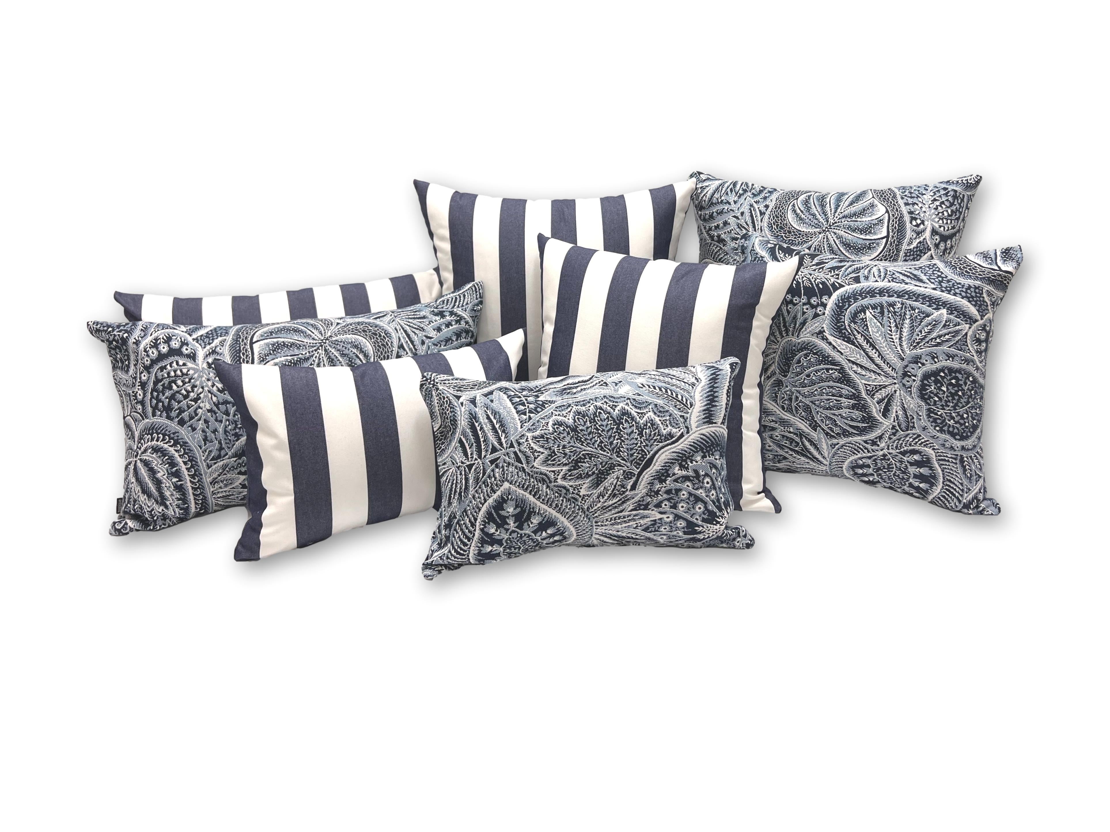 Sunbrella Yacht Stripe in Navy