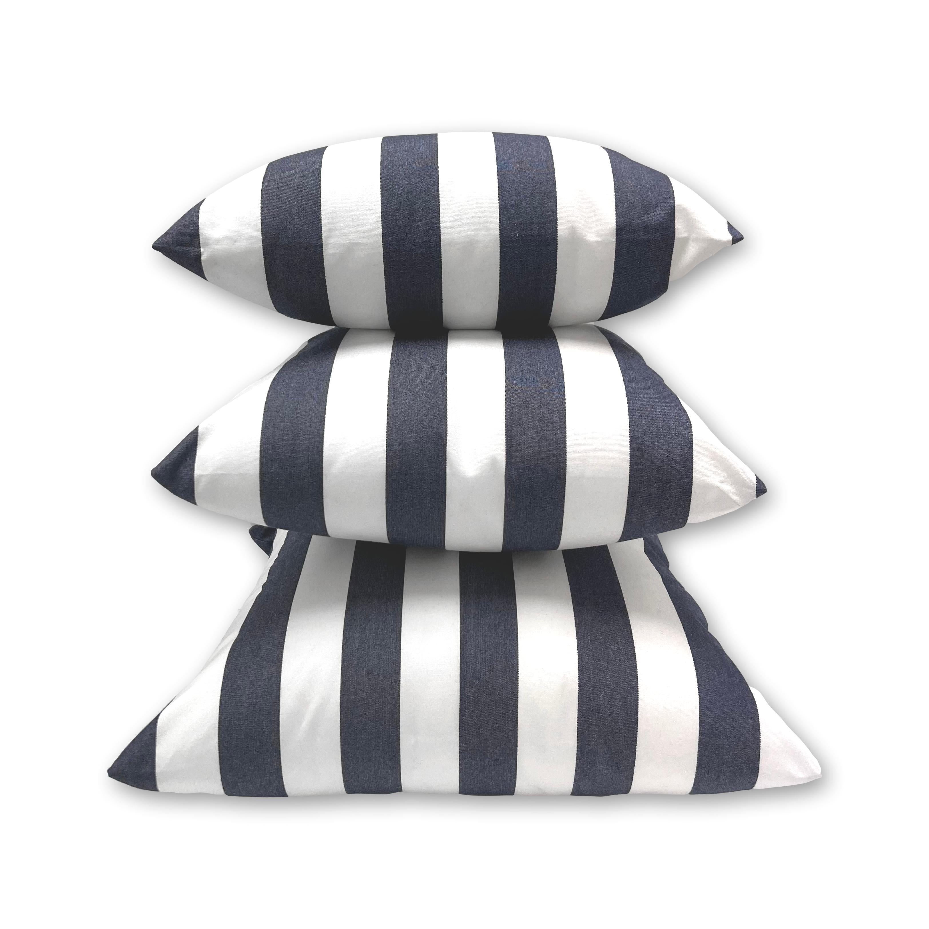 Sunbrella Yacht Stripe in Navy