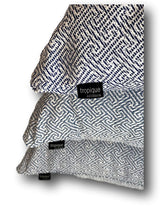 Quay in Marine - Tropique Cushions